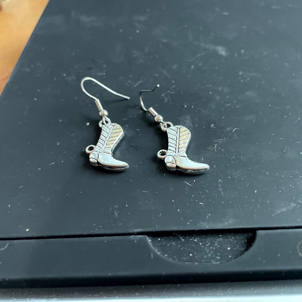 PIERCED EARRINGS WESTERN BOOTS SILVER TONE NEVER WORN